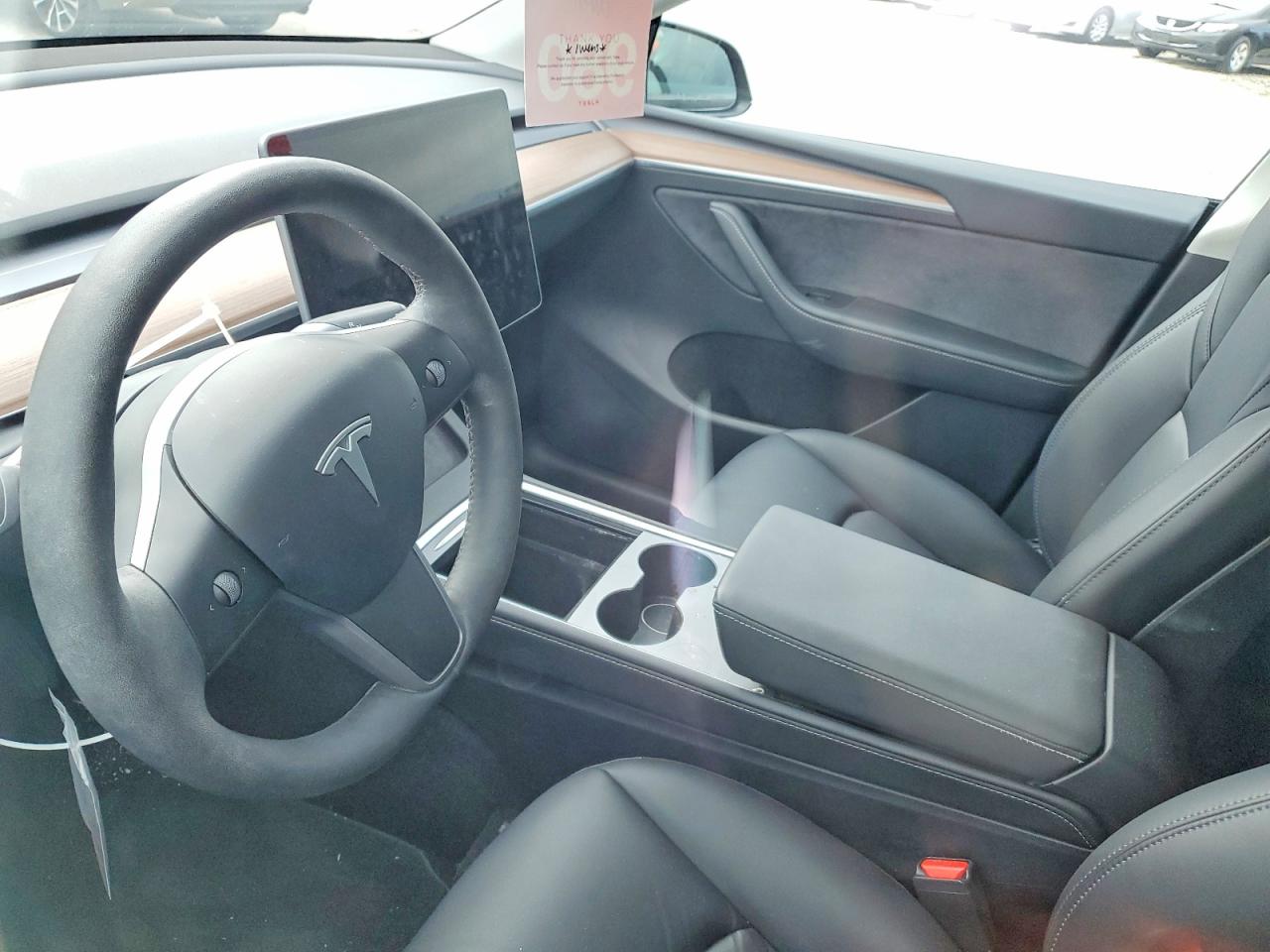 2025 TESLA MODEL Y