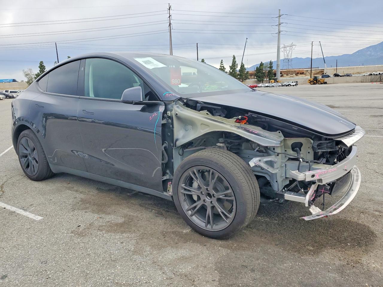 2025 TESLA MODEL Y