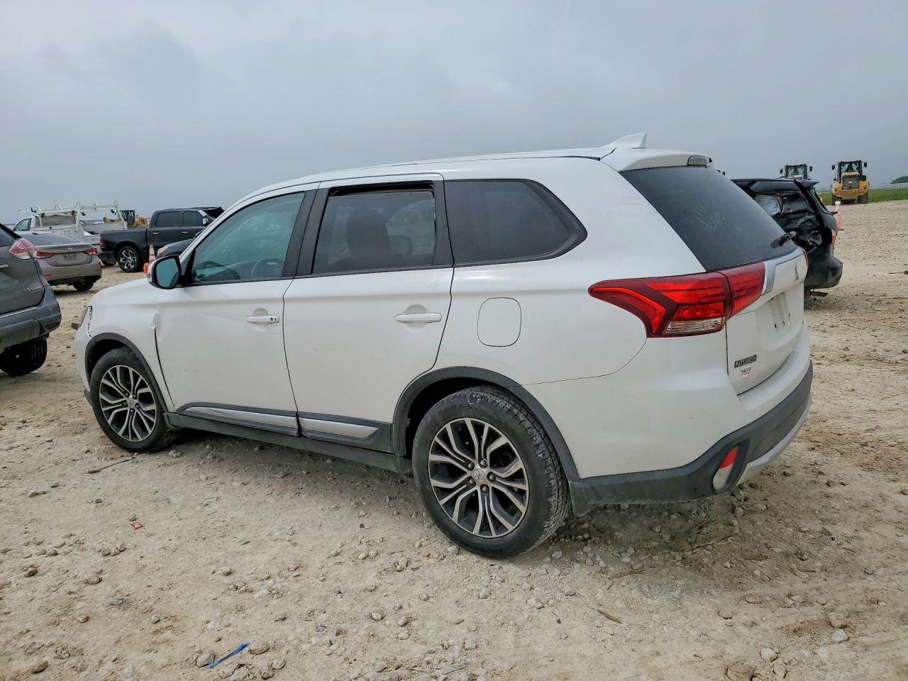 2018 MITSUBISHI OUTLANDER