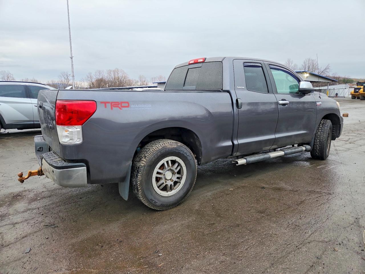 2013 TOYOTA TUNDRA