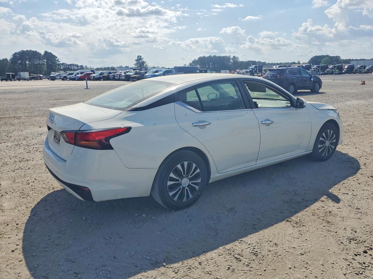 2022 NISSAN ALTIMA