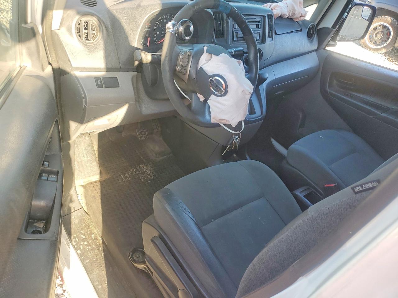 2015 NISSAN NV