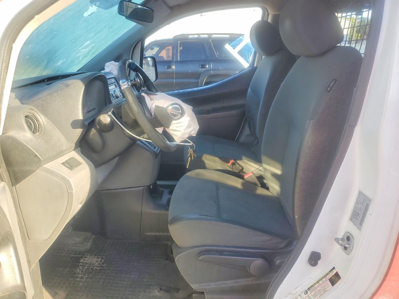2015 NISSAN NV