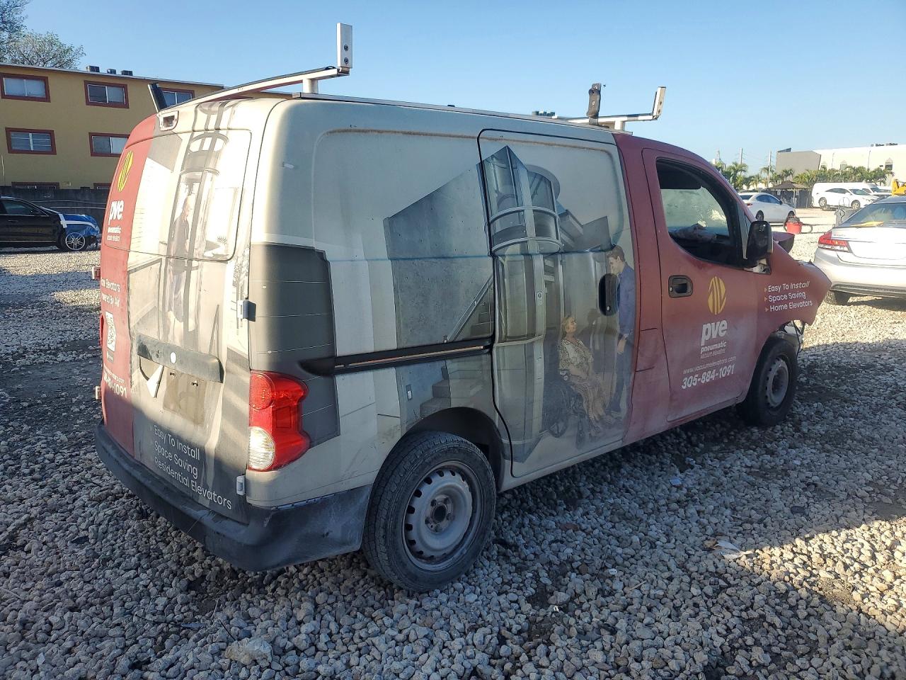 2015 NISSAN NV