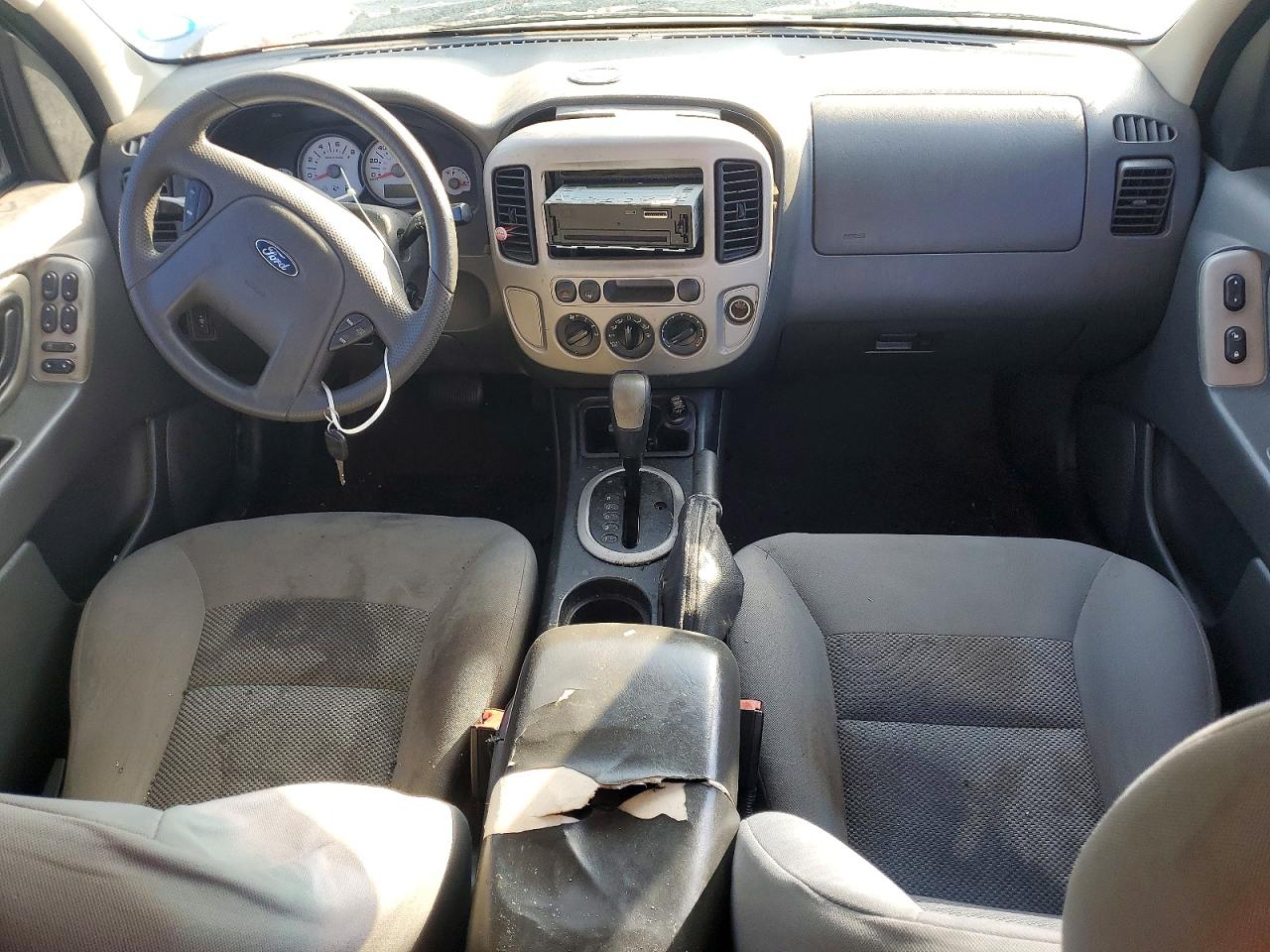 2005 FORD ESCAPE