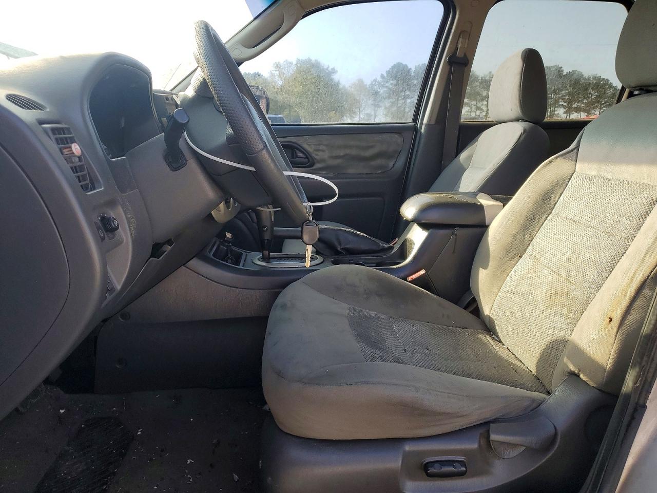 2005 FORD ESCAPE