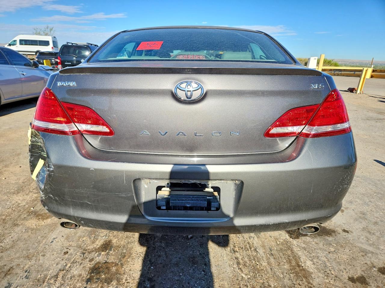 2005 TOYOTA AVALON