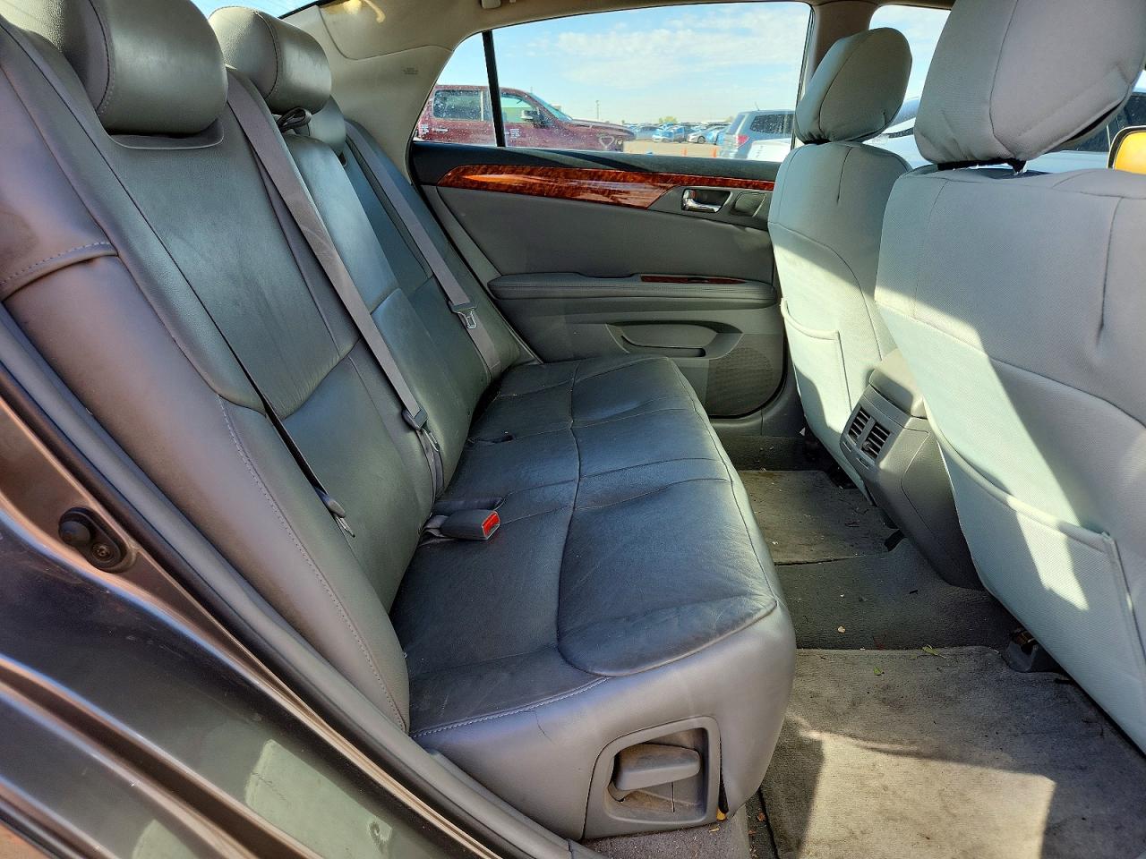 2005 TOYOTA AVALON