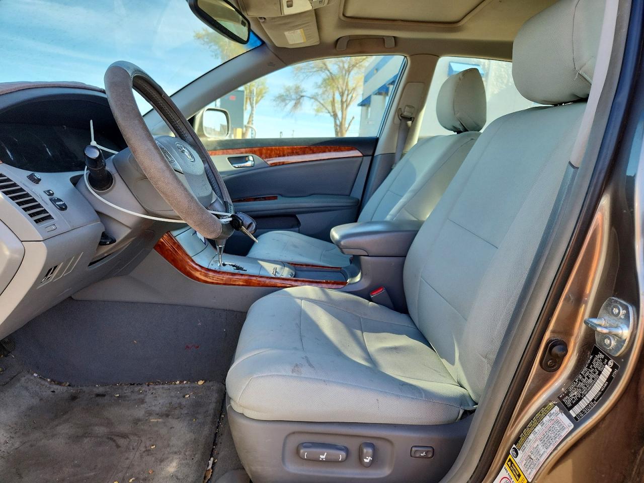 2005 TOYOTA AVALON