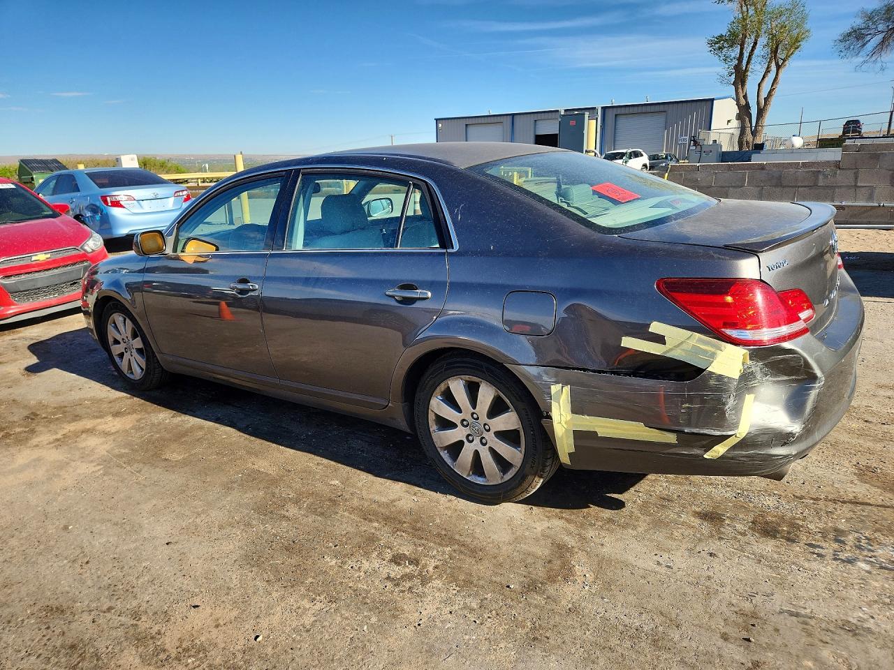 2005 TOYOTA AVALON