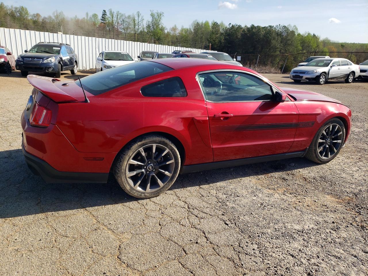 2011 FORD MUSTANG