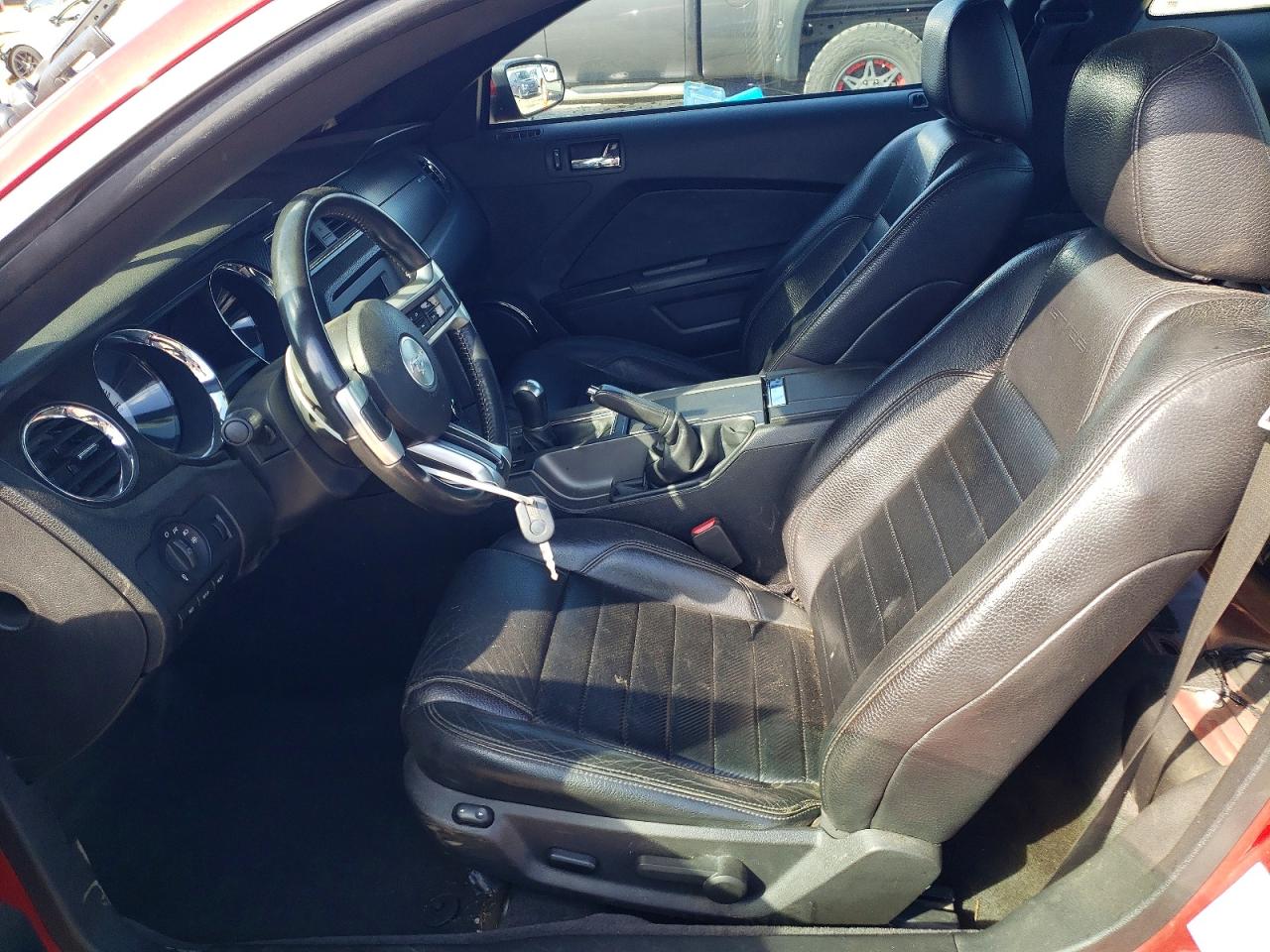 2011 FORD MUSTANG