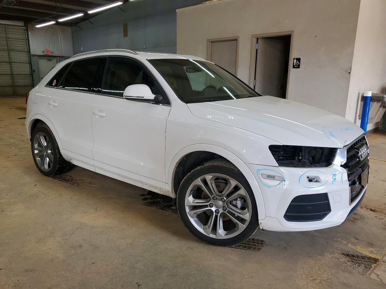 2016 AUDI Q3