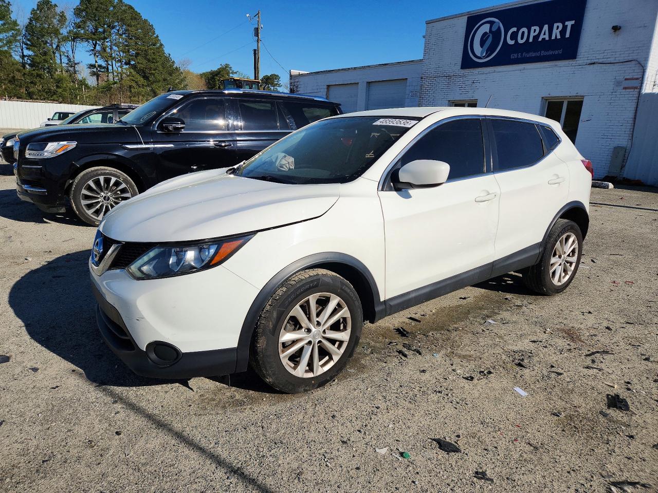 2017 NISSAN ROGUE