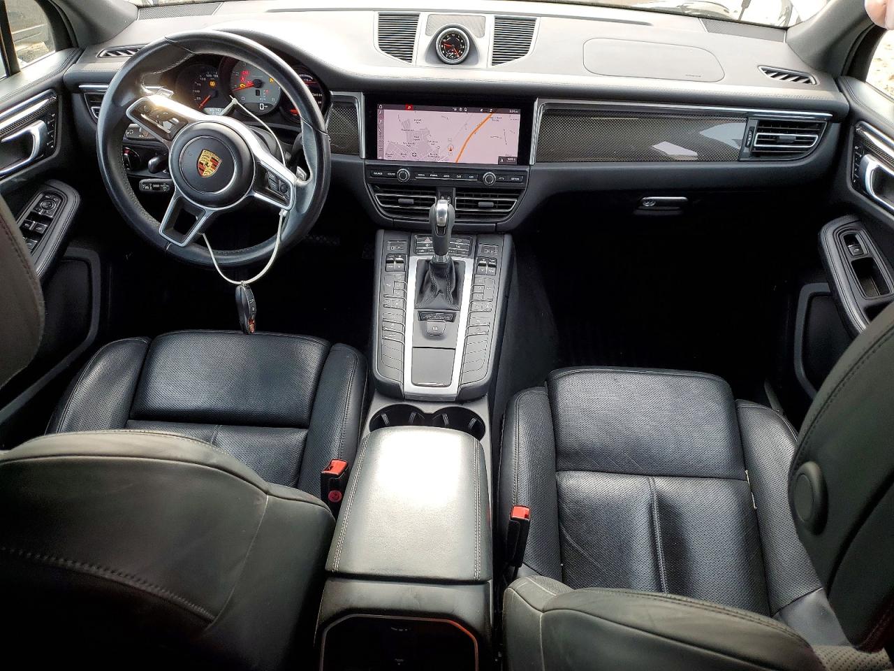 2021 PORSCHE MACAN