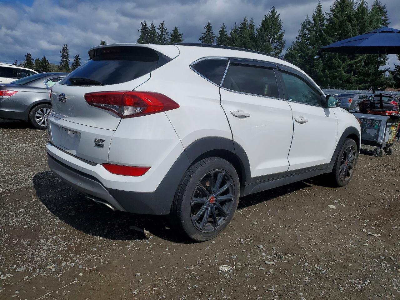 2017 HYUNDAI TUCSON