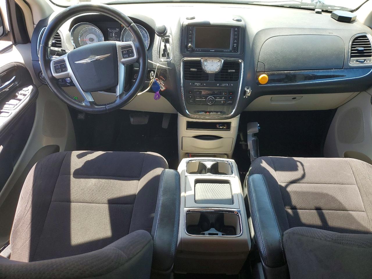2011 CHRYSLER MINIVAN