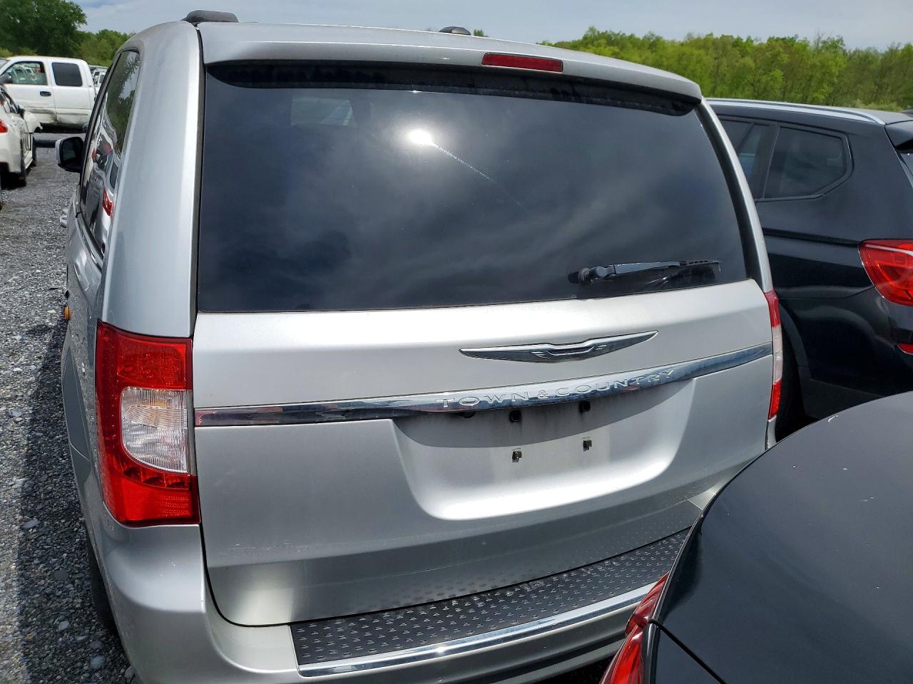 2011 CHRYSLER MINIVAN