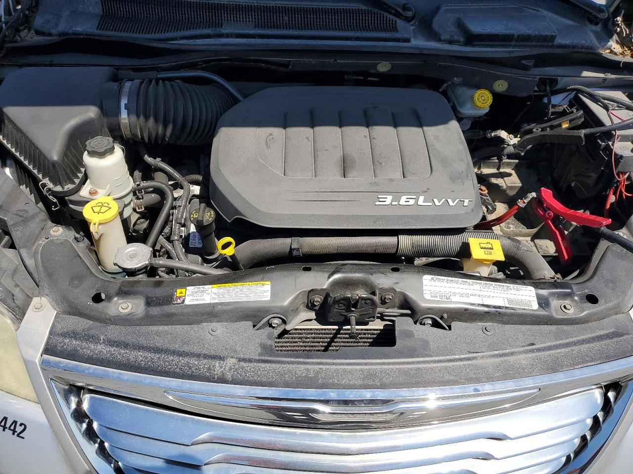 2011 CHRYSLER MINIVAN