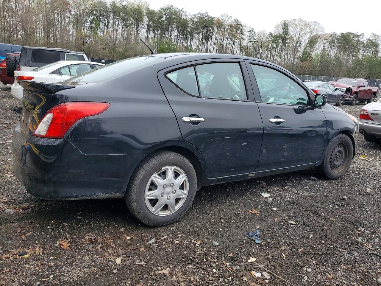 2019 NISSAN VERSA