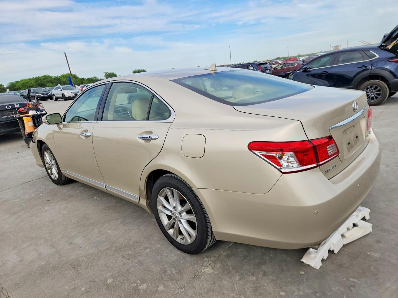2011 LEXUS ES350