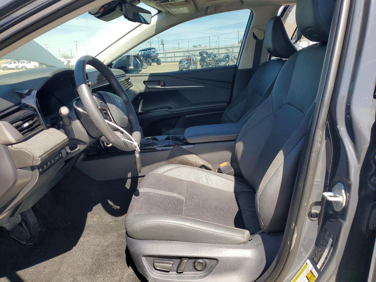 2025 TOYOTA CAMRY