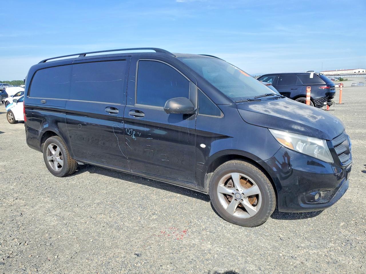 2016 MERCEDES BENZ METRIS