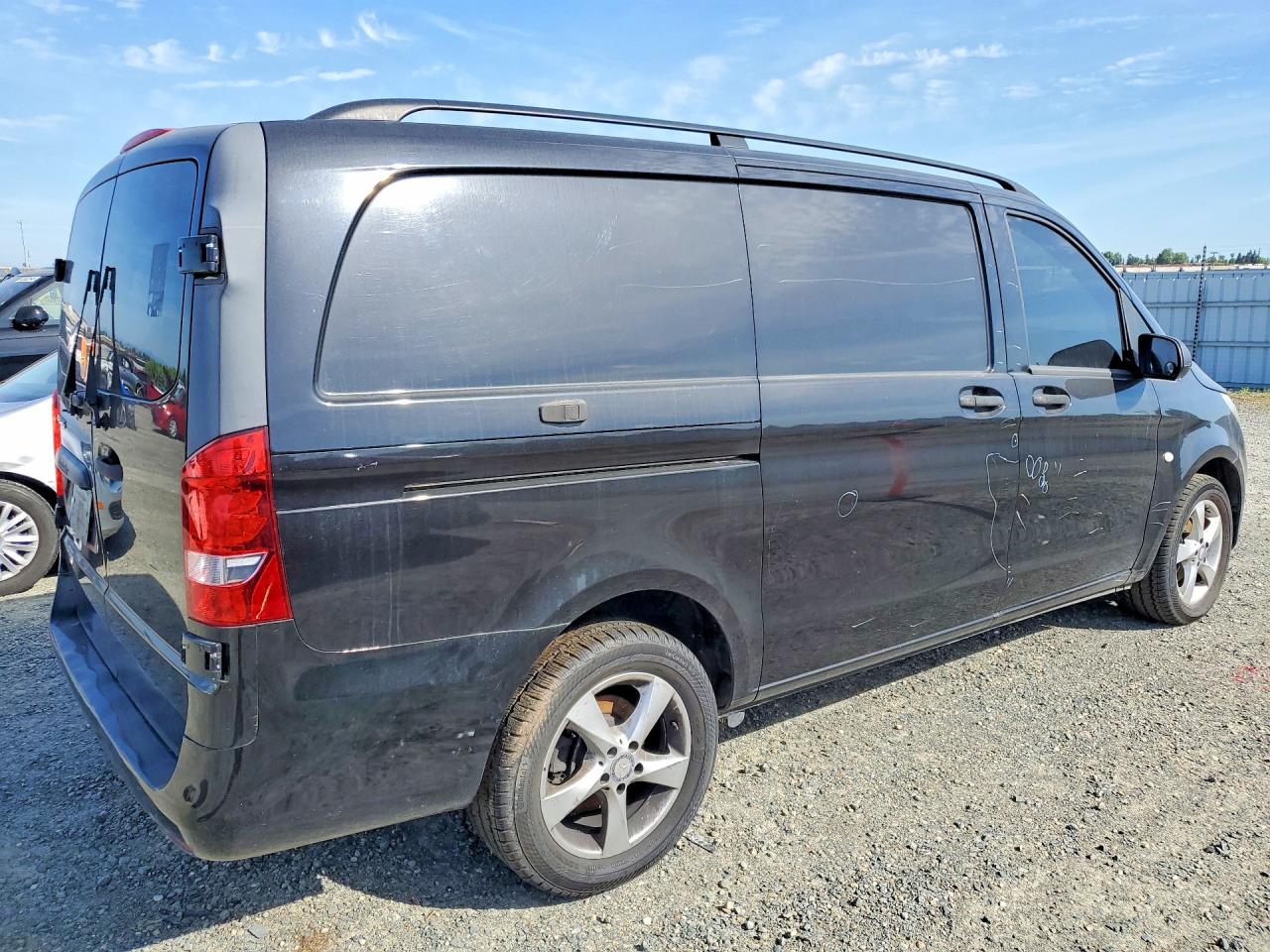 2016 MERCEDES BENZ METRIS