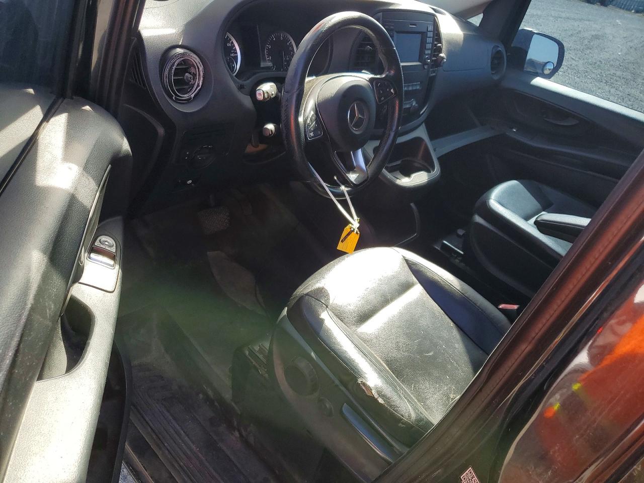 2016 MERCEDES BENZ METRIS