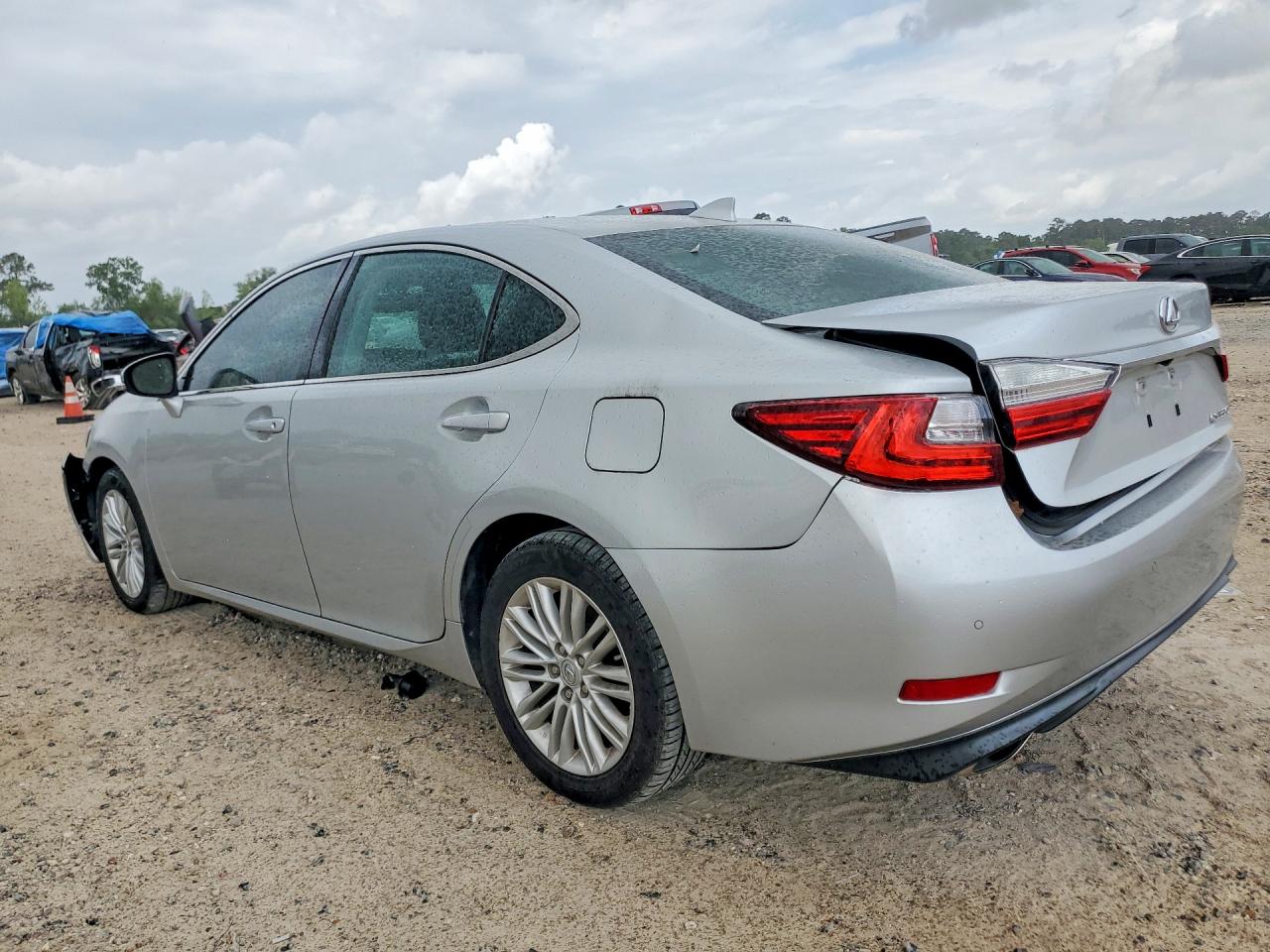 2016 LEXUS ES350