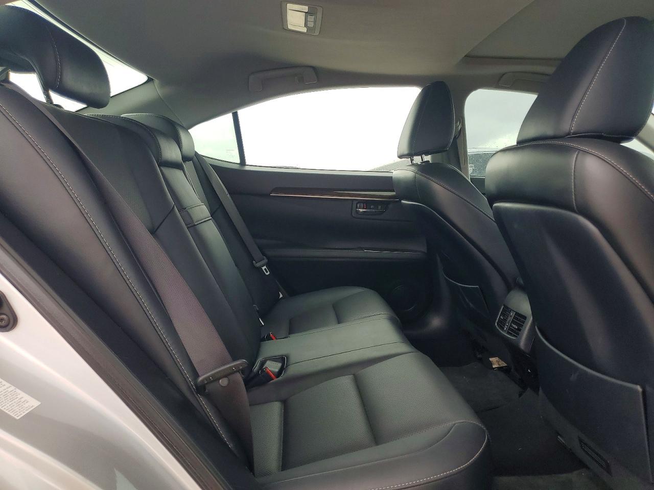 2016 LEXUS ES350