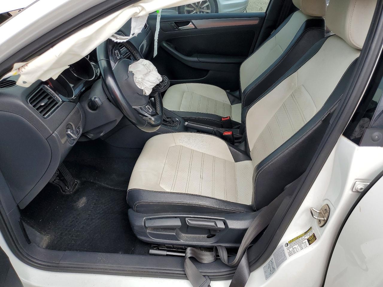 2016 VOLKSWAGEN JETTA
