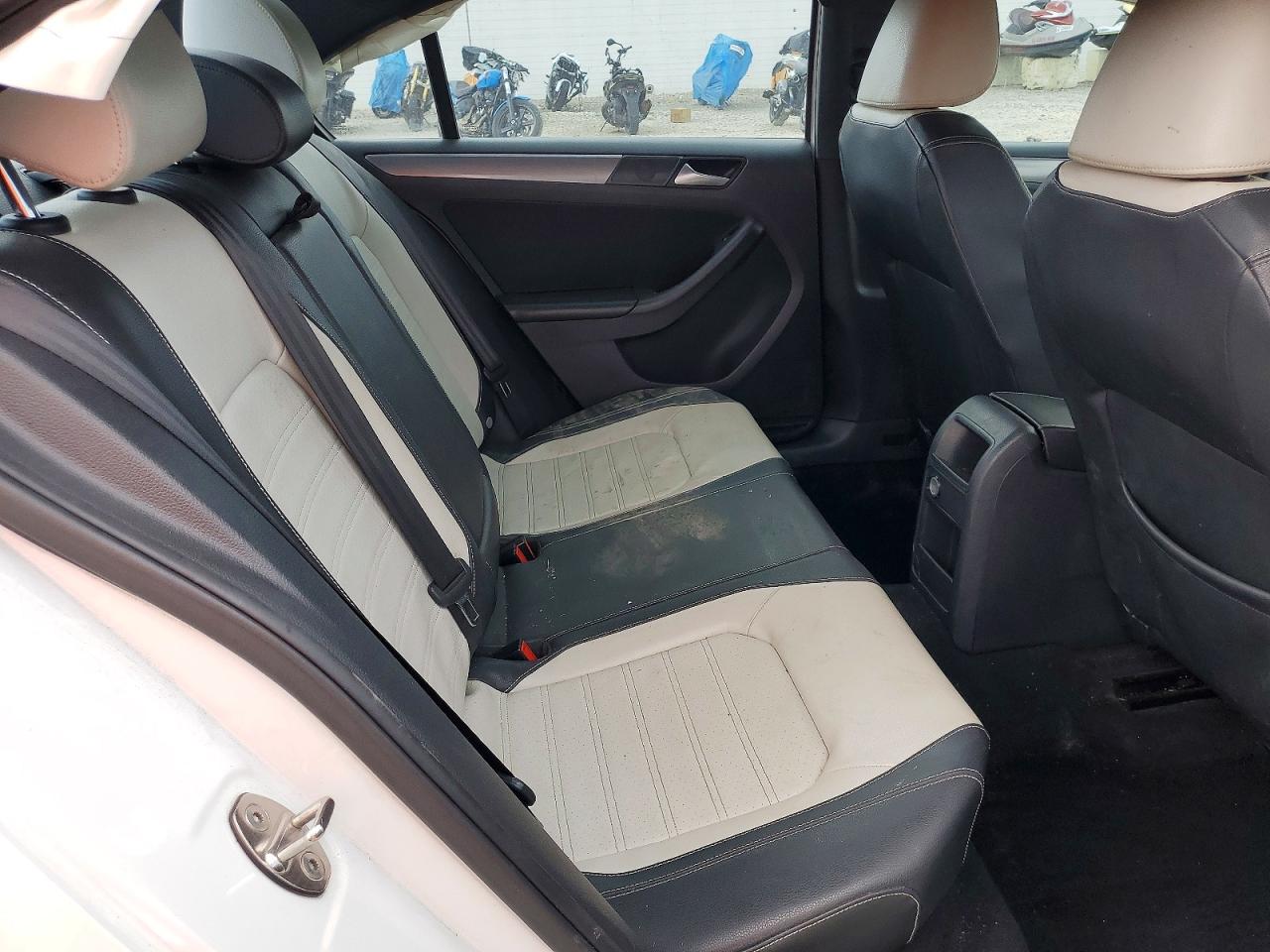 2016 VOLKSWAGEN JETTA
