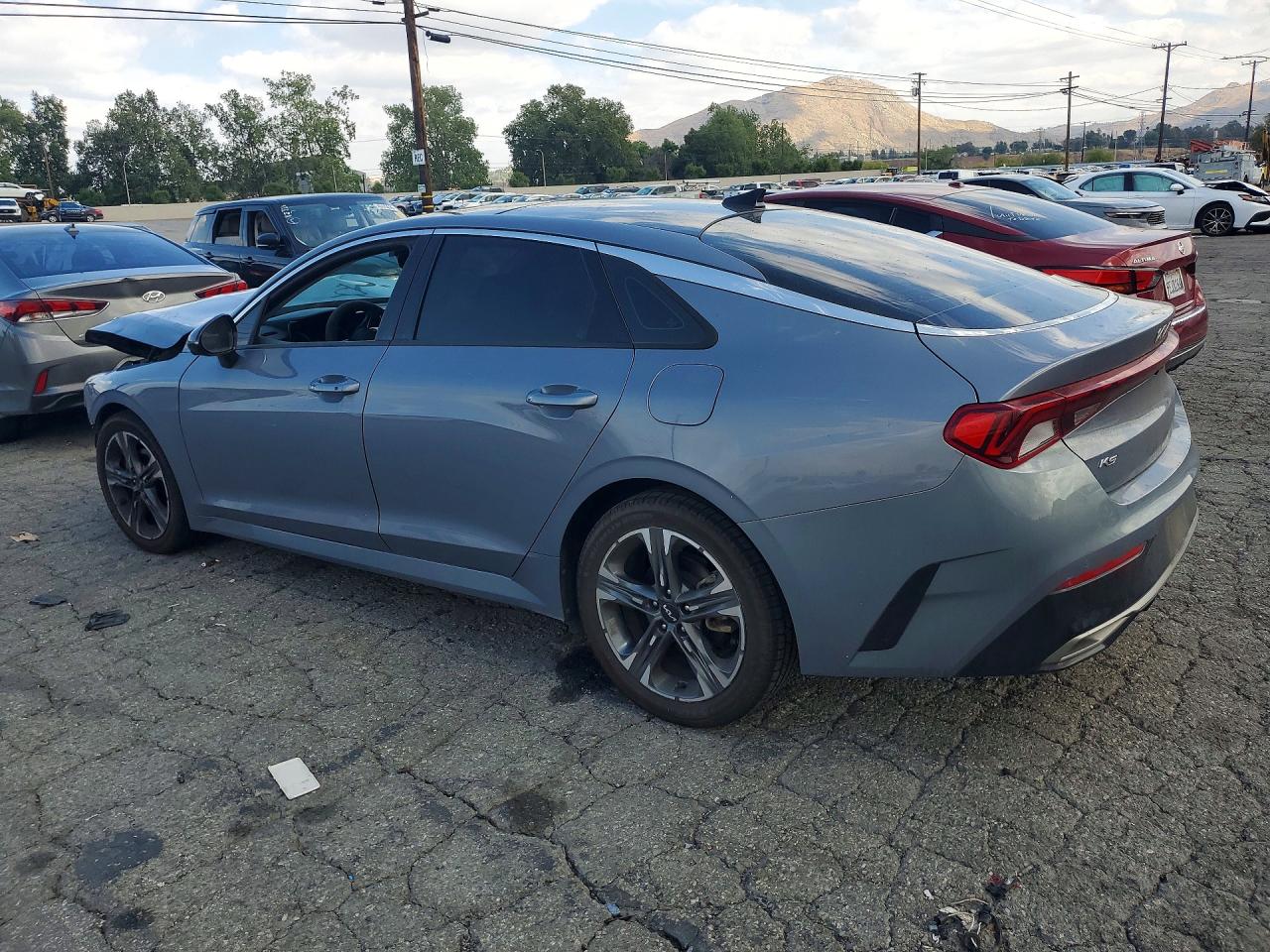2022 KIA K5