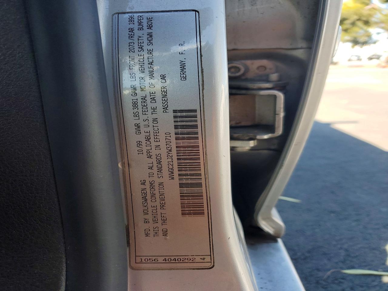 2000 VOLKSWAGEN GOLF