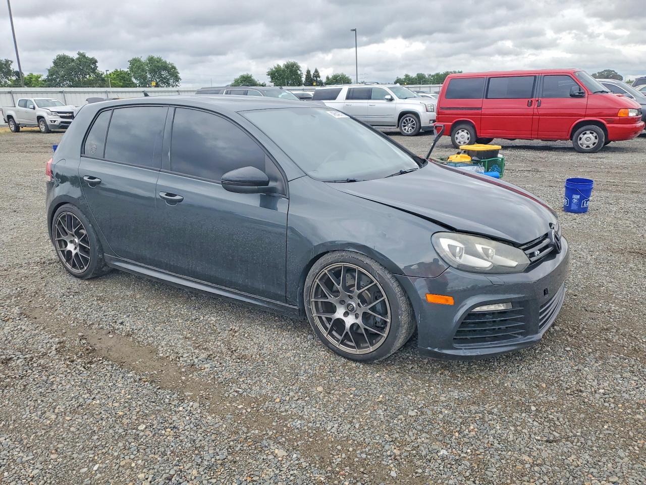 2013 VOLKSWAGEN GOLF