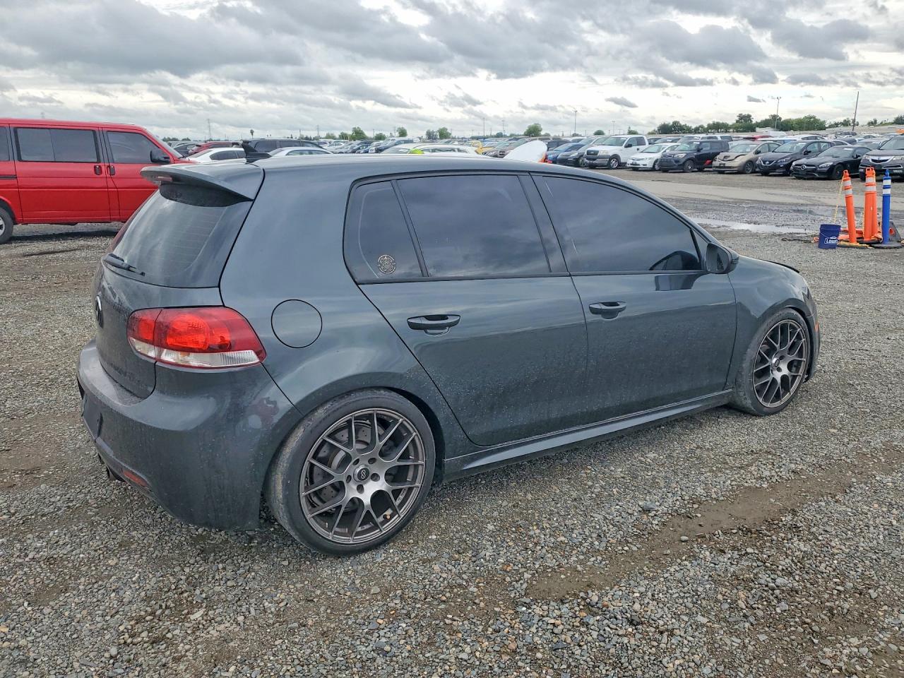 2013 VOLKSWAGEN GOLF