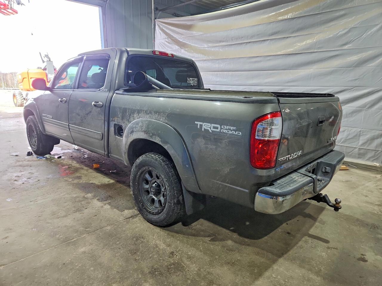 2004 TOYOTA TUNDRA