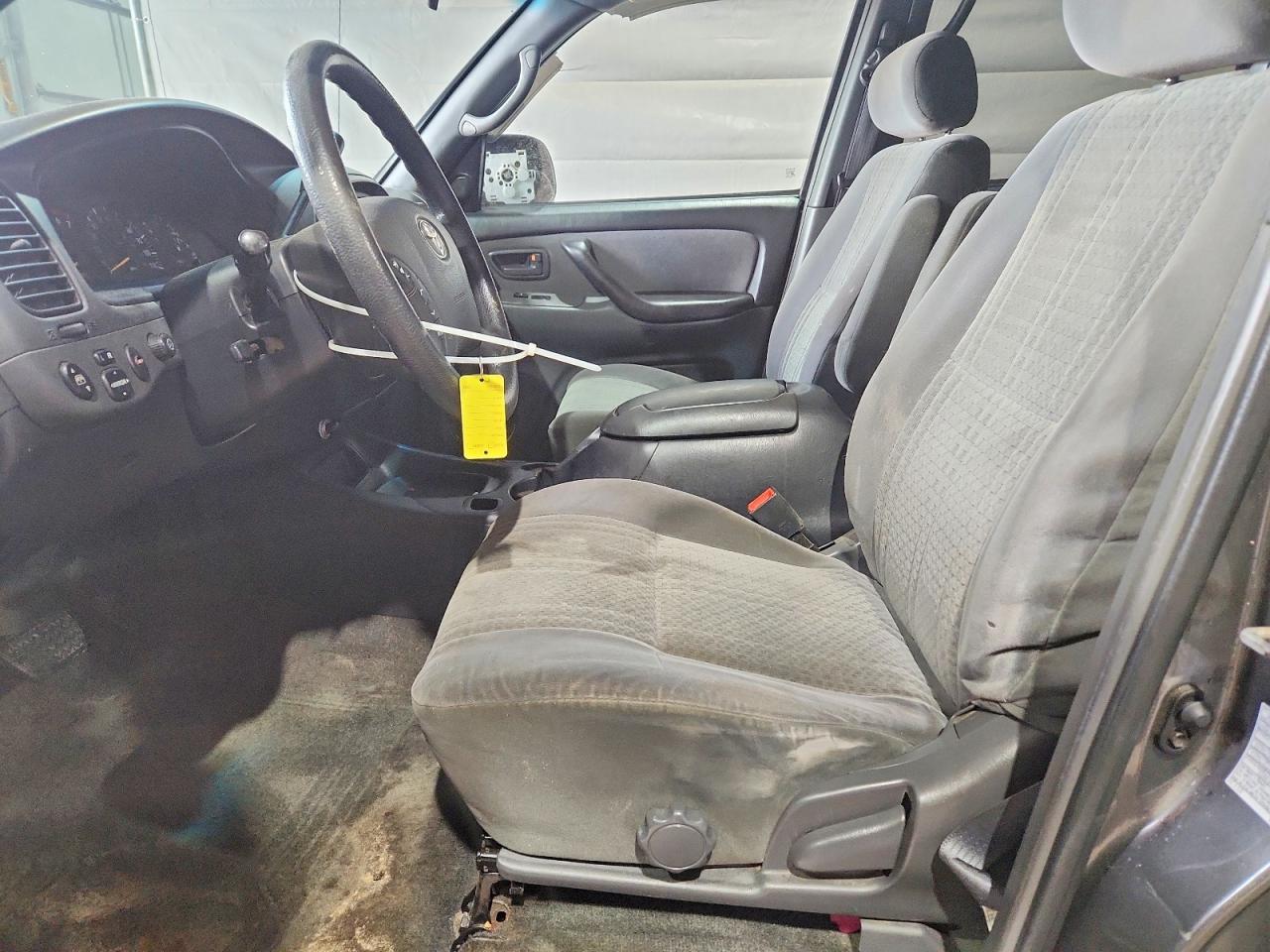 2004 TOYOTA TUNDRA