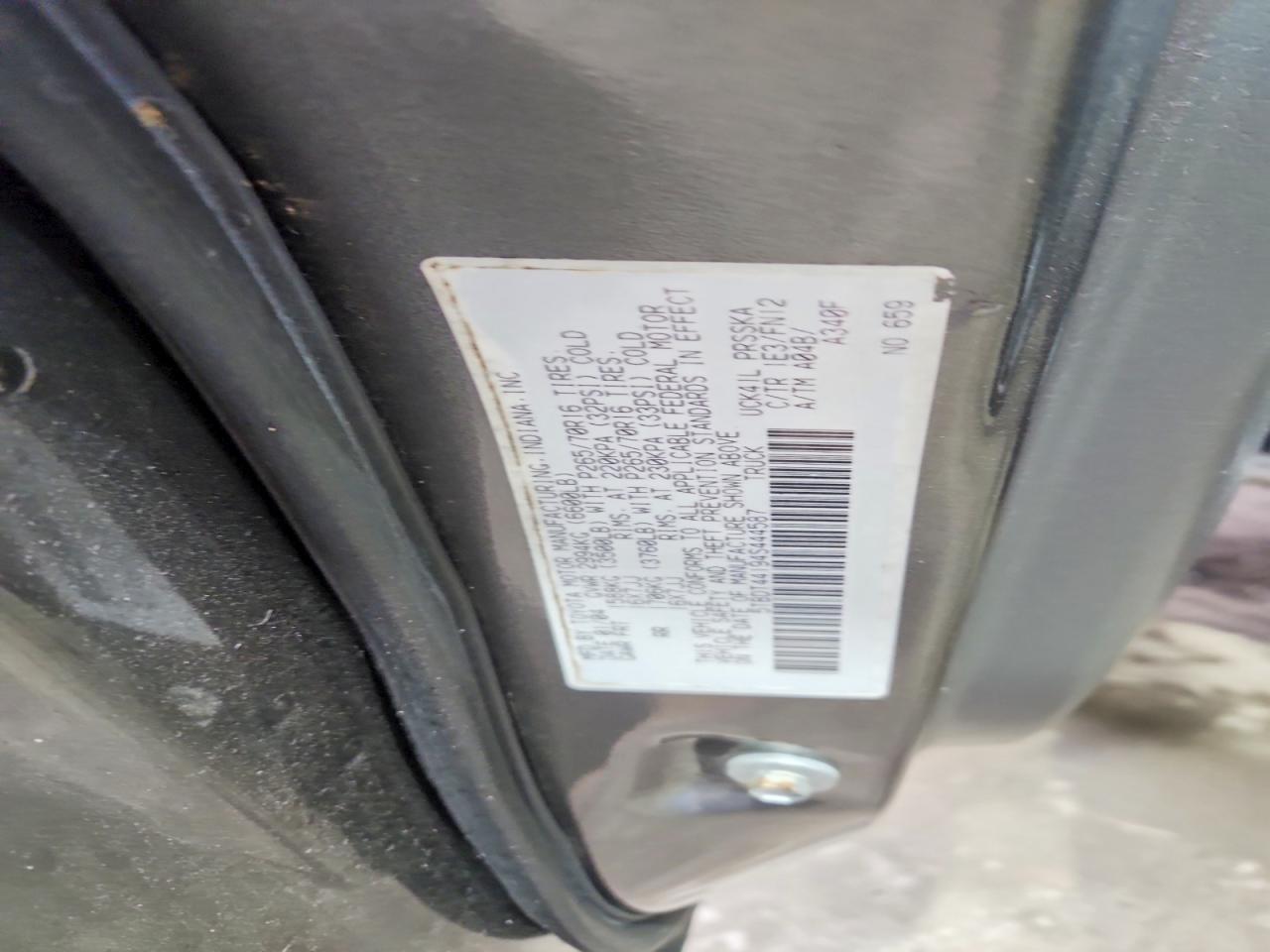 2004 TOYOTA TUNDRA