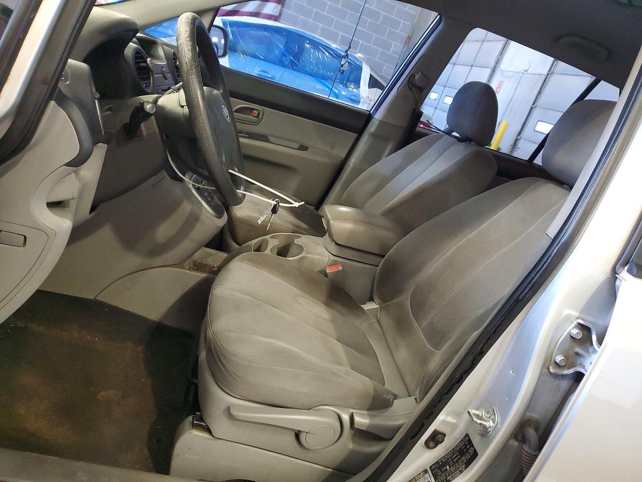 2008 KIA RONDO