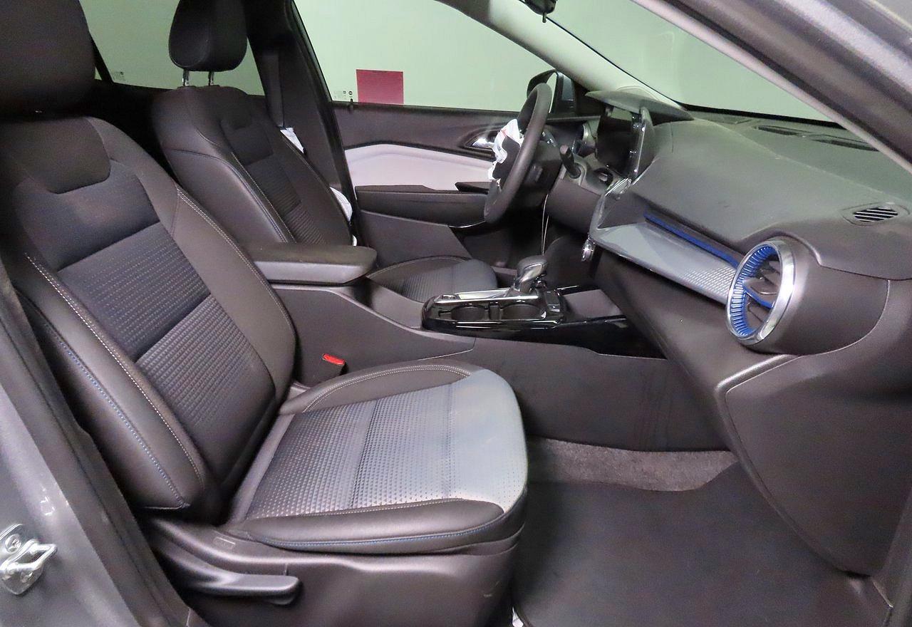 2025 CHEVROLET TRAX