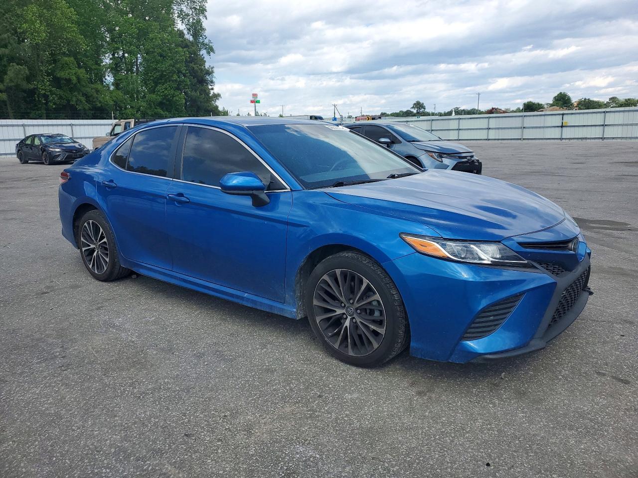 2018 TOYOTA CAMRY
