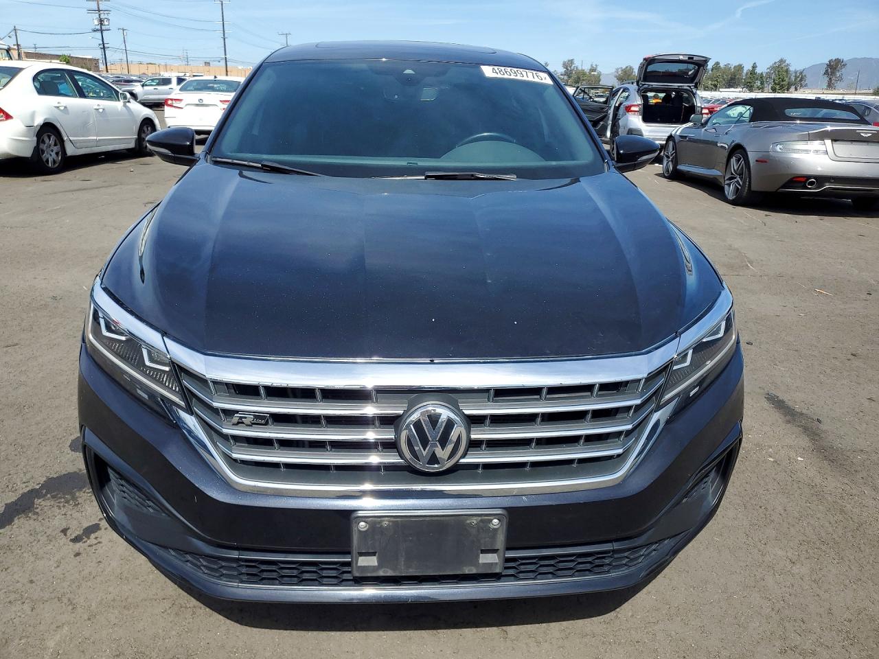 2021 VOLKSWAGEN PASSAT