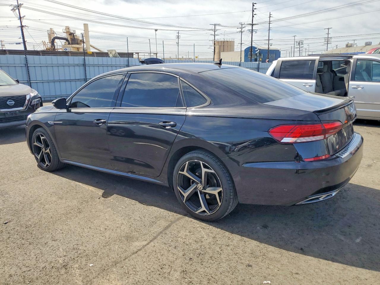 2021 VOLKSWAGEN PASSAT