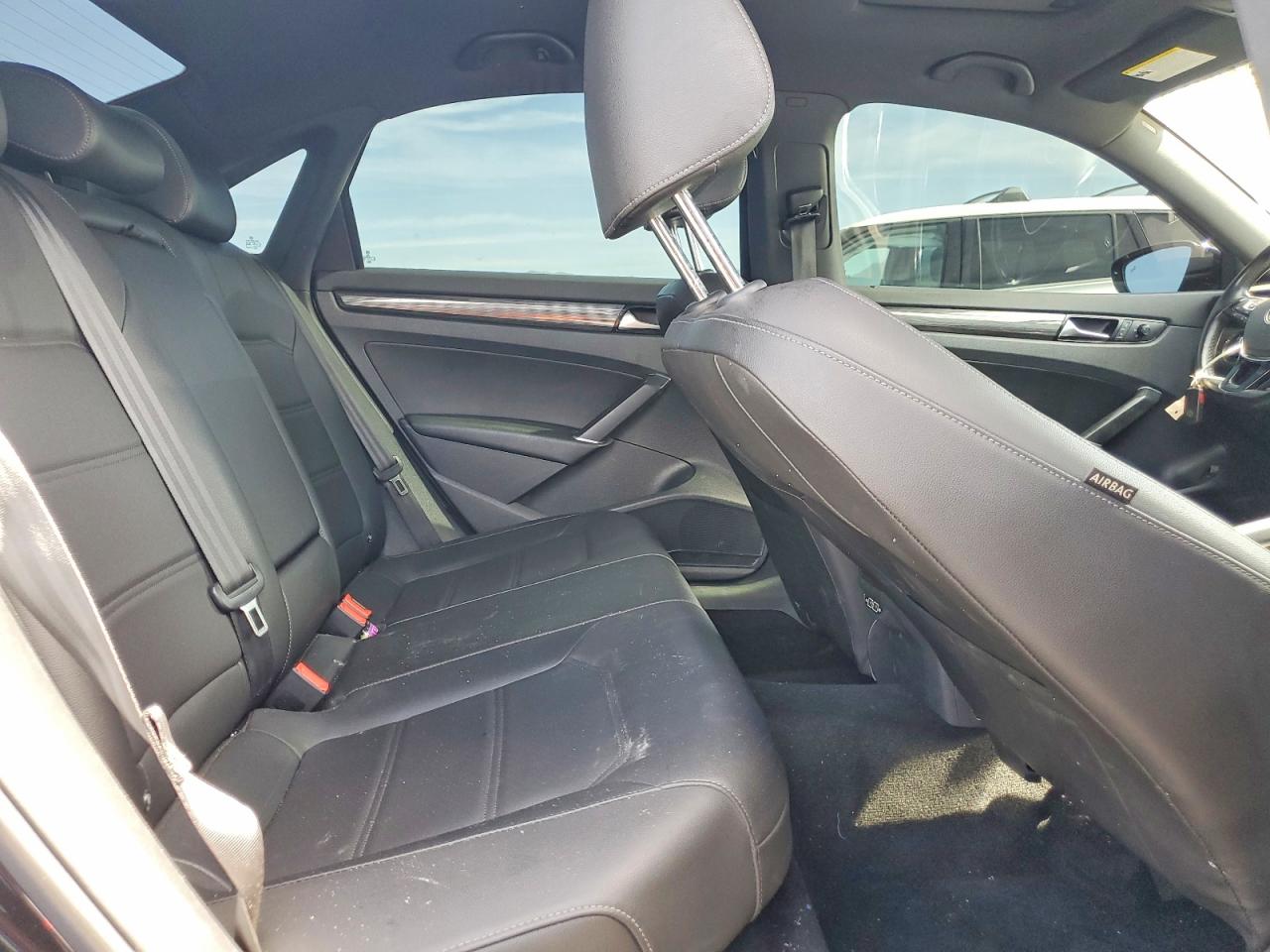 2021 VOLKSWAGEN PASSAT