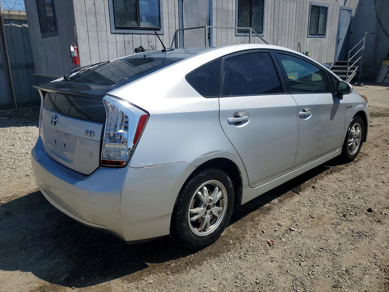 2011 TOYOTA PRIUS