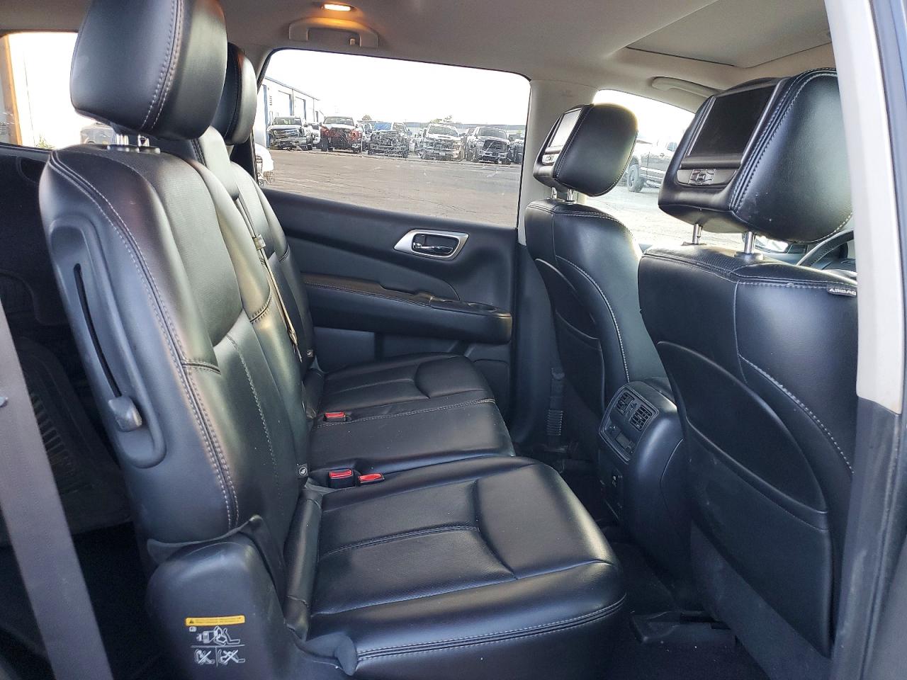2015 NISSAN PATHFINDER
