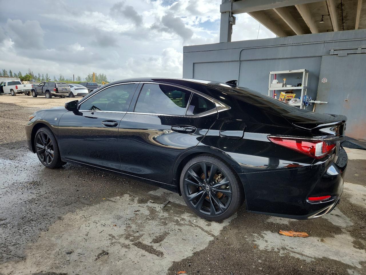 2023 LEXUS ES350