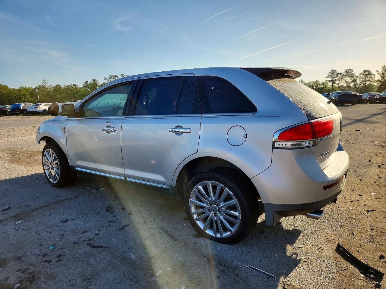 2011 LINCOLN TOWNHOUSE MKX